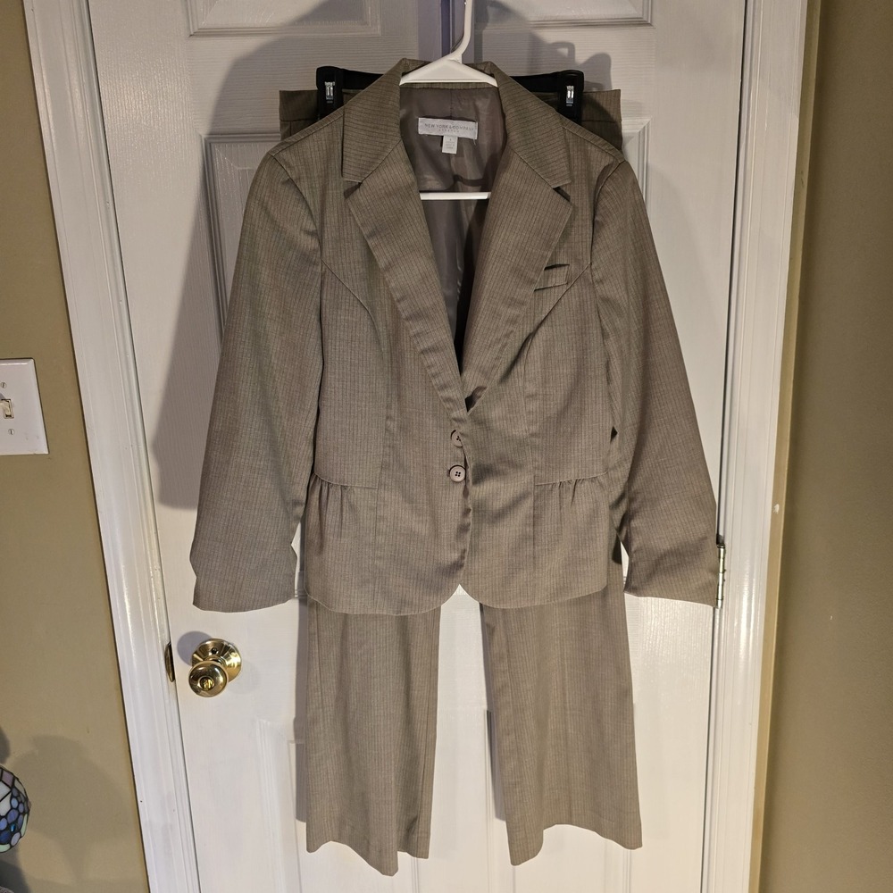 New York & Company Womens Taupe Pinstripe Pant Suit Blazer Set Size 8 Average